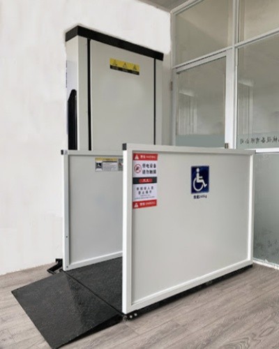 Hydraulic Wheelchair Lift (2)